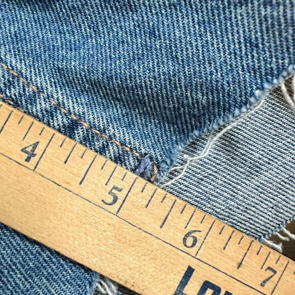 NWT Old Navy Plus Size Curvy Distressed Slouchy Cut Off Denim Shorts - Size 26 - Picture 9 of 10